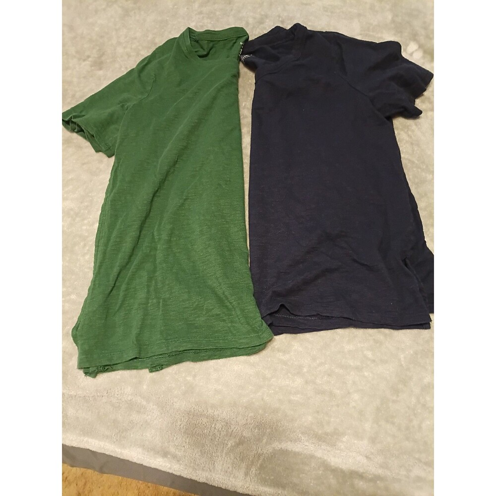 2 Chicos Sz 2 Ultimate Tee shirts. Green Navy Leisure Outdoors Vacation